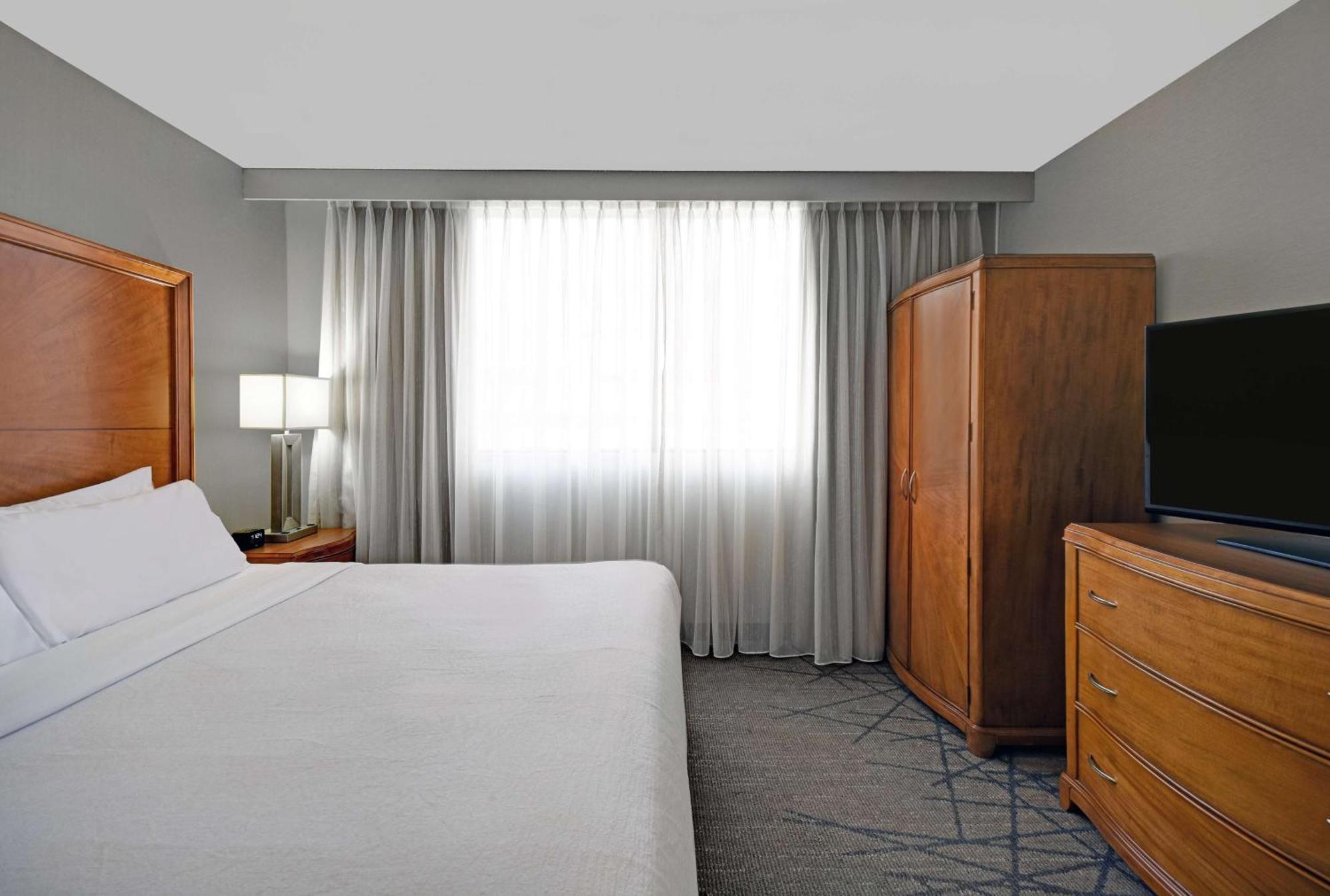 Embassy Suites By Hilton Detroit - Livonia/Novi Exteriör bild