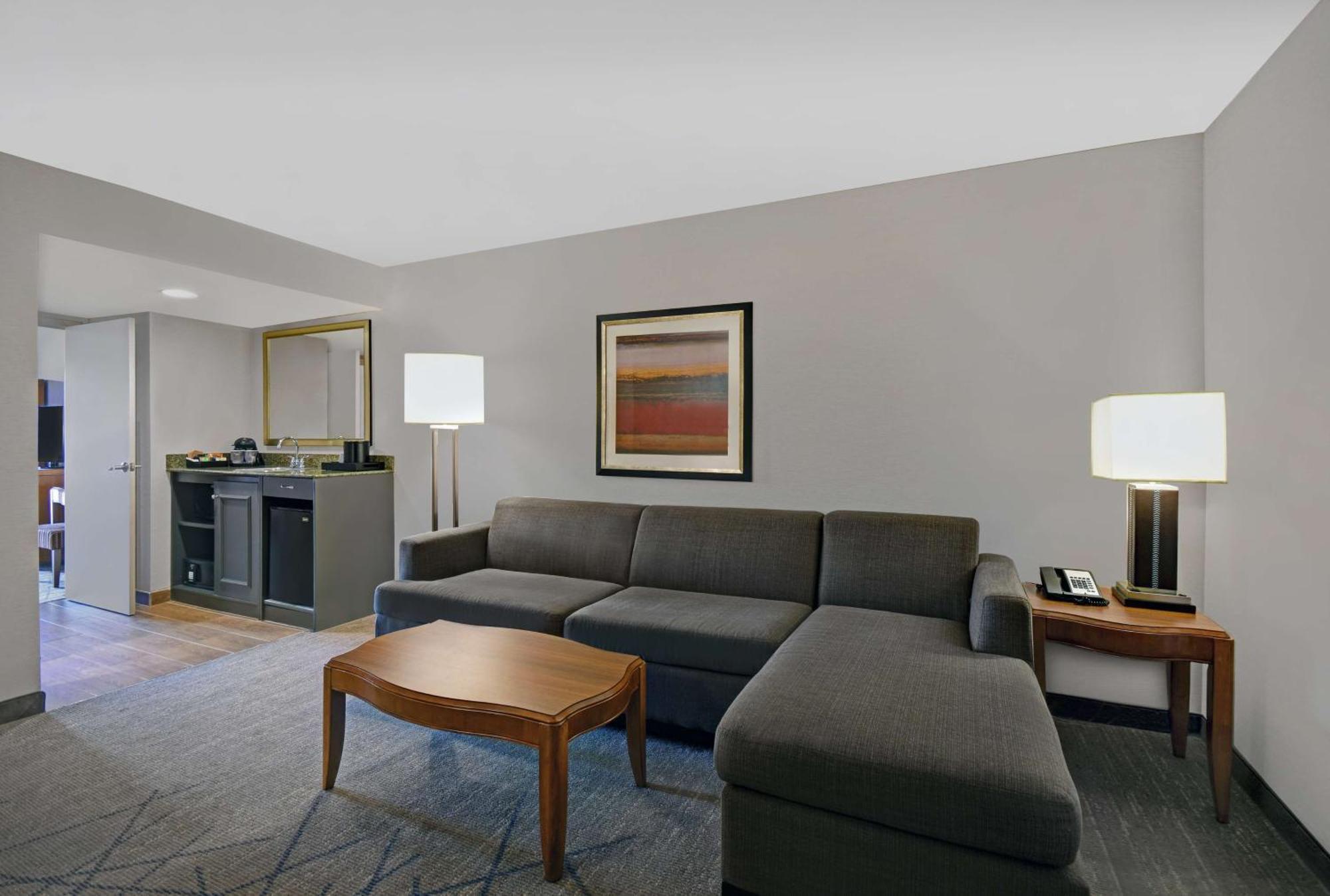 Embassy Suites By Hilton Detroit - Livonia/Novi Exteriör bild
