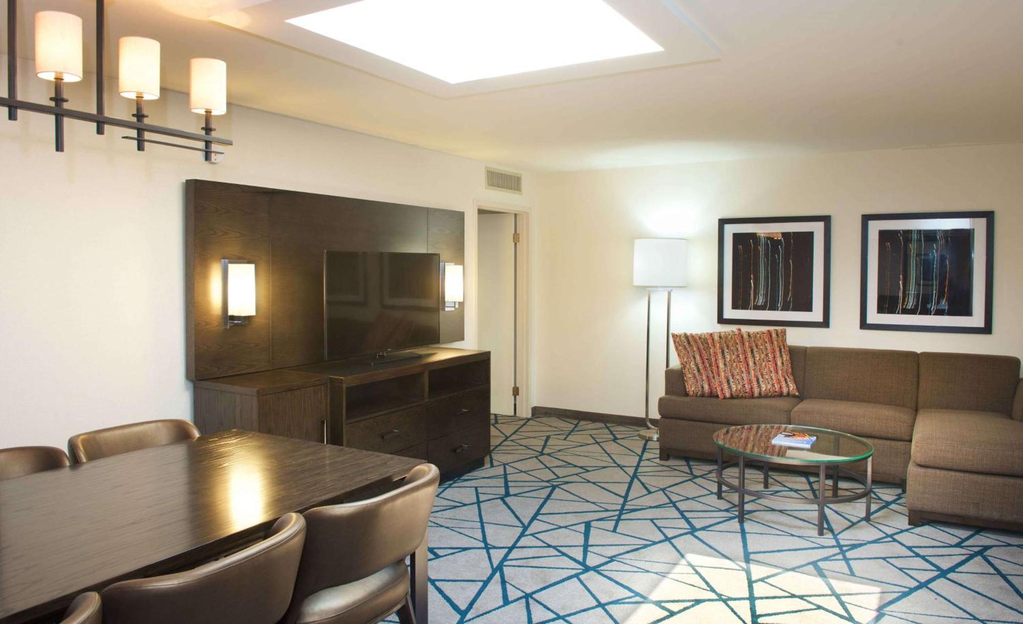 Embassy Suites By Hilton Detroit - Livonia/Novi Exteriör bild