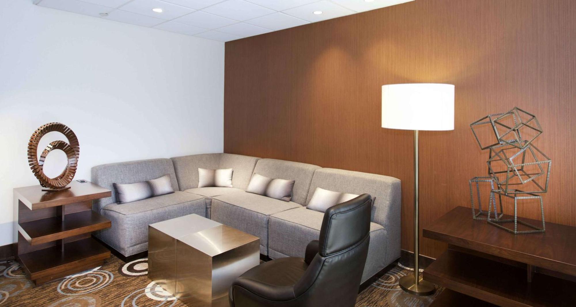 Embassy Suites By Hilton Detroit - Livonia/Novi Exteriör bild