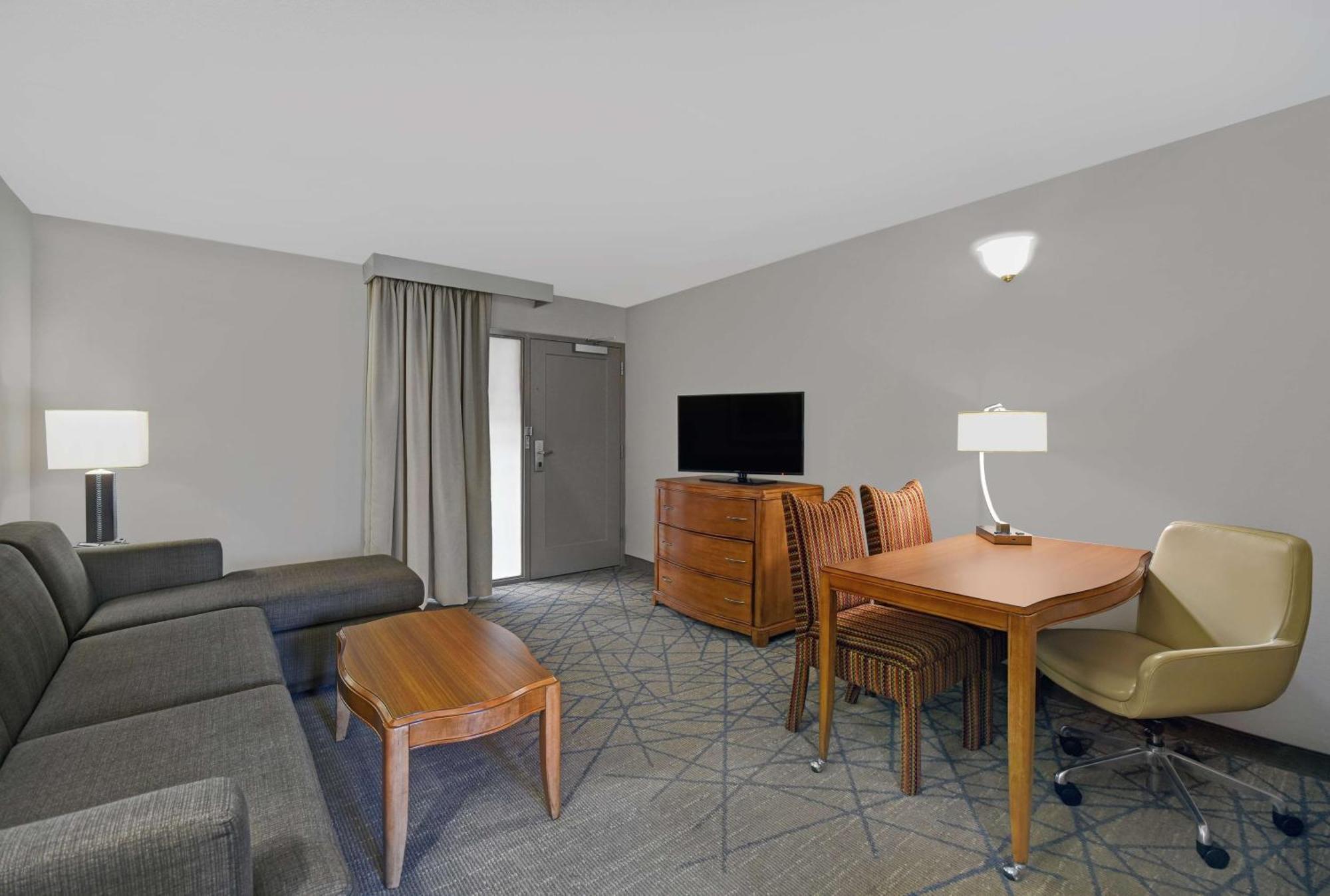 Embassy Suites By Hilton Detroit - Livonia/Novi Exteriör bild