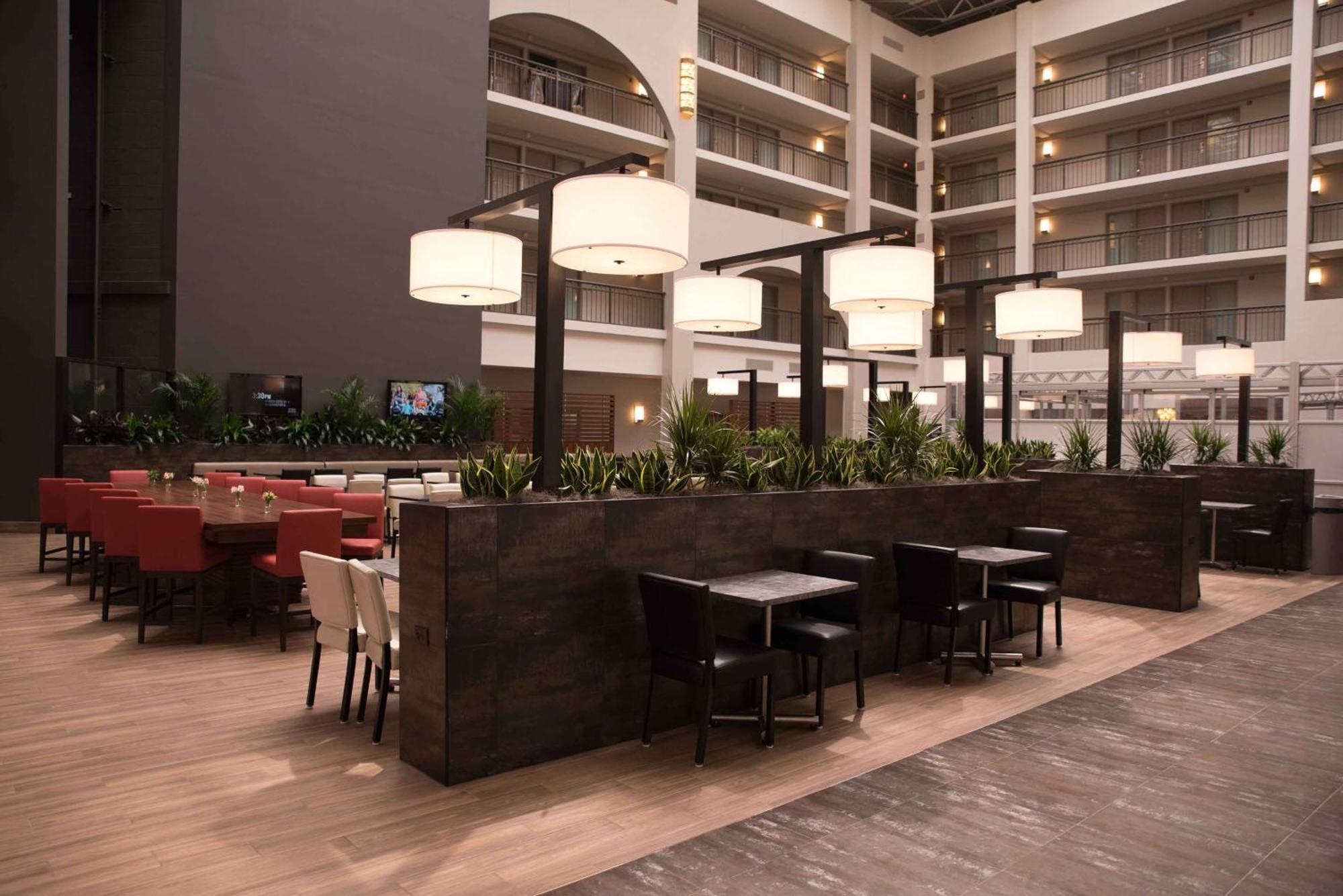 Embassy Suites By Hilton Detroit - Livonia/Novi Exteriör bild
