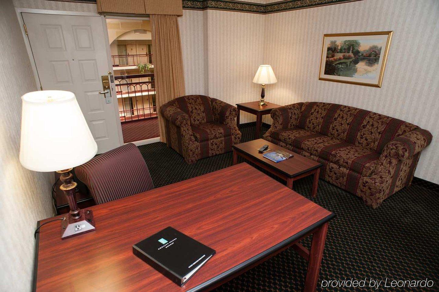 Embassy Suites By Hilton Detroit - Livonia/Novi Exteriör bild
