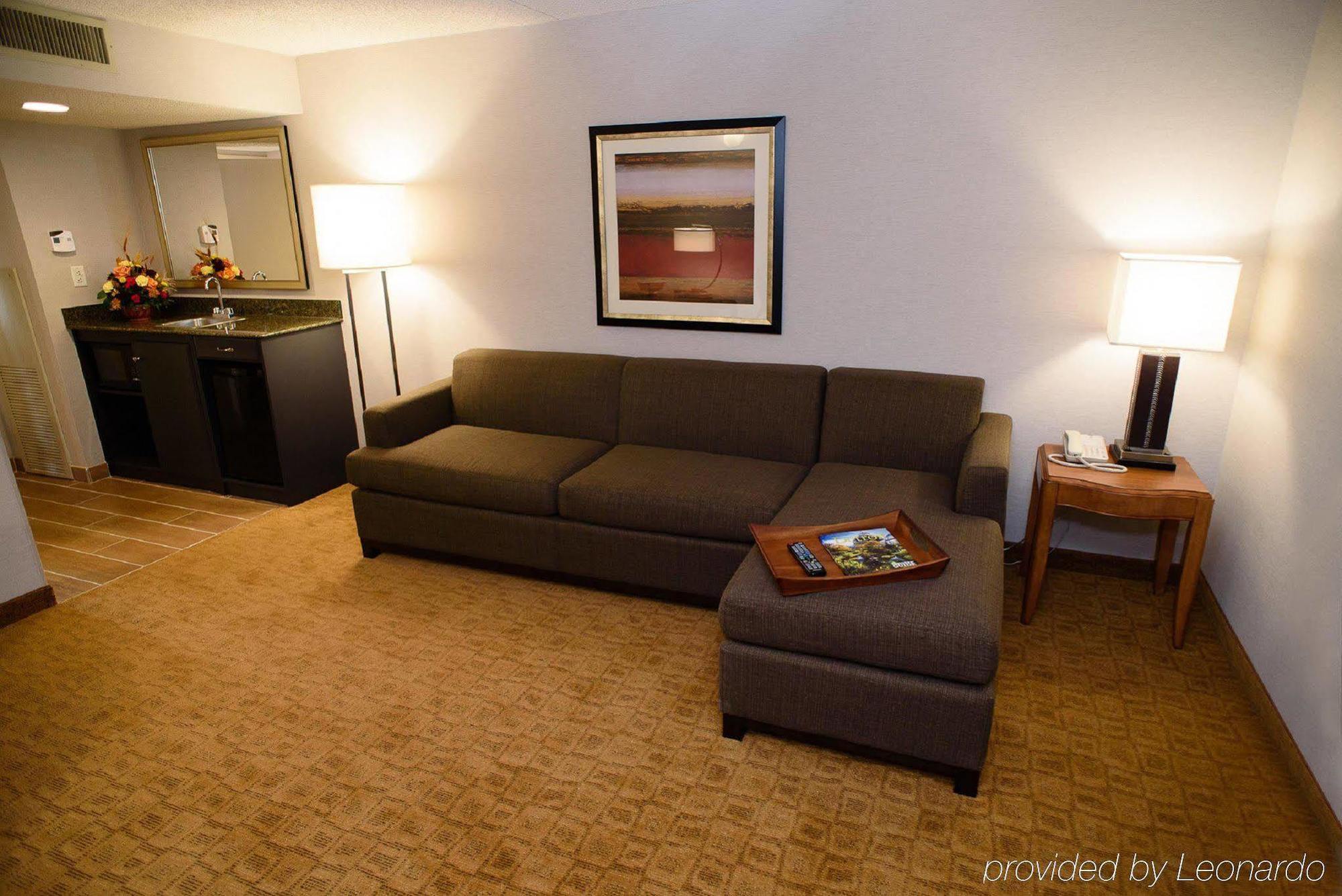 Embassy Suites By Hilton Detroit - Livonia/Novi Exteriör bild